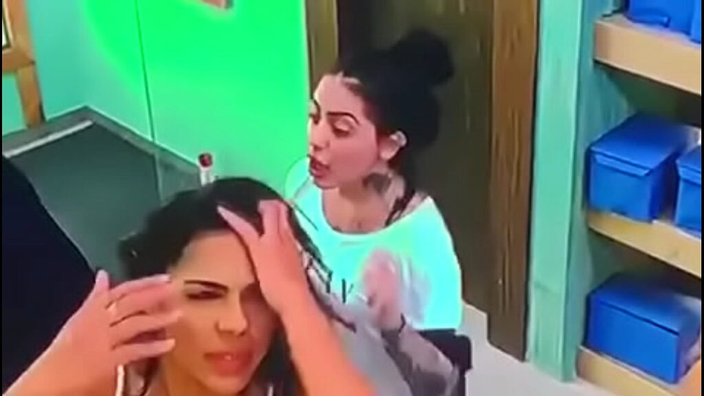 Famosas Brasileiras nuas Cantora e atriz da globo exibindo buceta linda