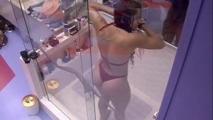 Elana BBB19 piauiense nua mostrando rabão gostoso no banheiro (1)
