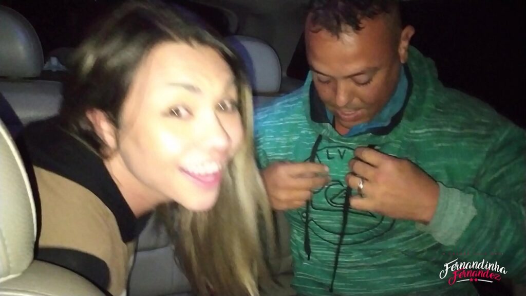 Xvedio Porno Fernandinha mamando seu vizinho dentro do carro